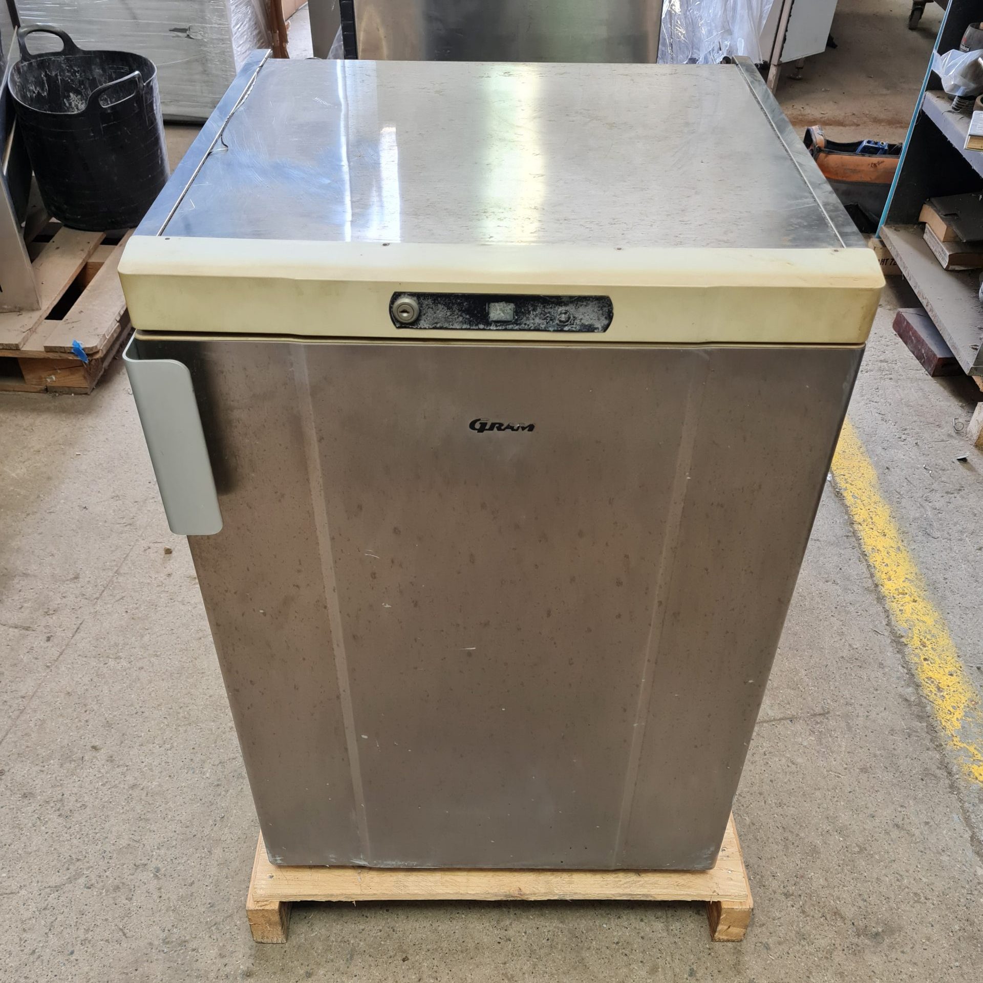 Gram k200 Reconditioned Used Second Hand Commercial Undercounter Fridge