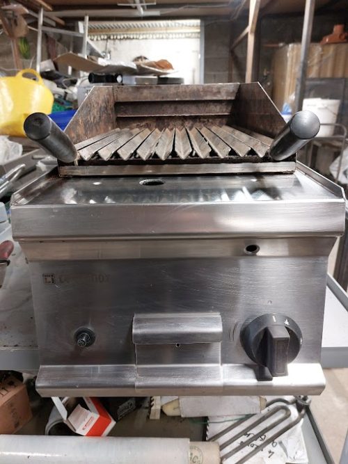 Tecnoinox Refurbished Lava Stone Gas Char Grill (Top Version) GR35G7 - Image 5