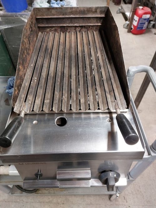 Tecnoinox Refurbished Lava Stone Gas Char Grill (Top Version) GR35G7 - Image 3