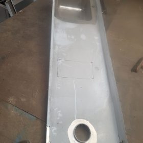 This Commercial Catering Prep Top with no legs is ideal to cover any existing working slab with dimensions of 550 x 905 mm Wide, with a 500 x 400mm Bowl
